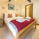 Ferienhaus Walkers Boathouse - Luxury Lakeside Retreat