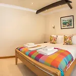 Walkers Boathouse - Luxury Lakeside Retreat