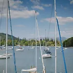 Walkers Boathouse - Luxury Lakeside Retreat *