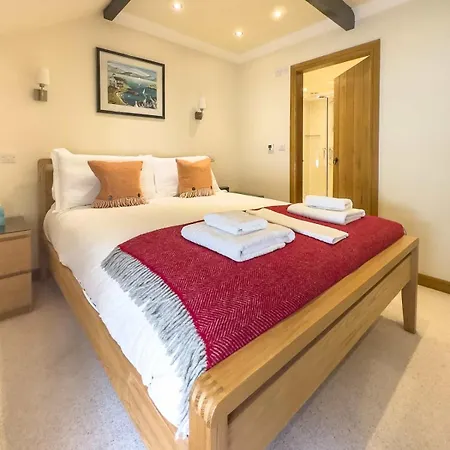 Holiday home Walkers Boathouse - Luxury Lakeside Retreat