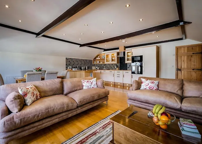 Walkers Boathouse - Luxury Lakeside Retreat