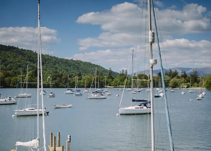 Walkers Boathouse - Luxury Lakeside Retreat *