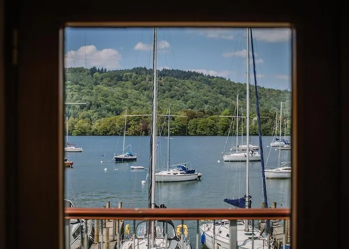 Casa de Férias Walkers Boathouse - Luxury Lakeside Retreat