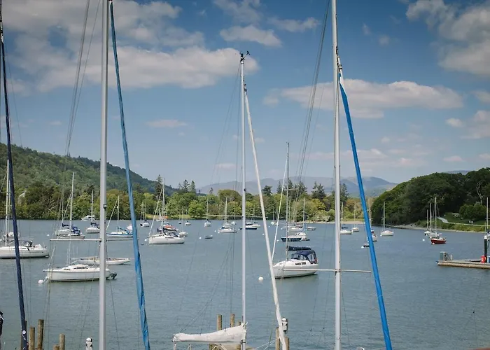 Walkers Boathouse - Luxury Lakeside Retreat *